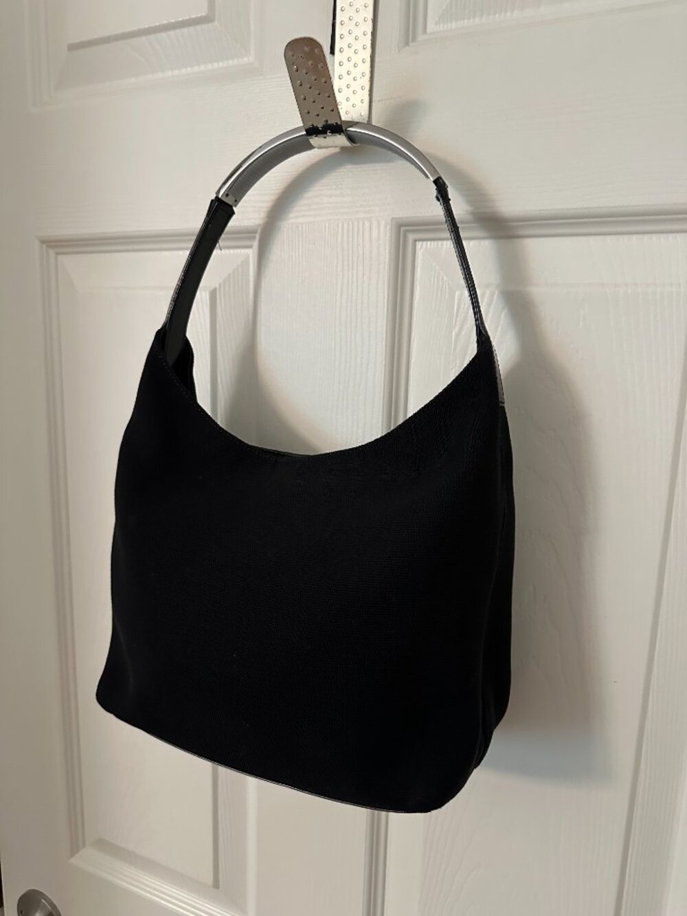 Vintage Y2K Gucci Black Shoulder Bag w/Silver Handle - Picture 3 of 16
